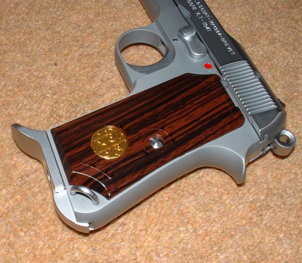 Grips are 'wood' in appearance