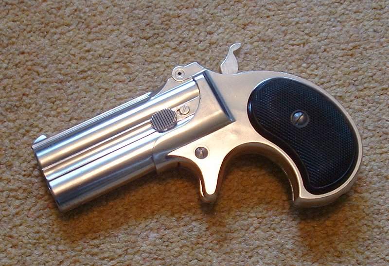 Traditional Derringer styling