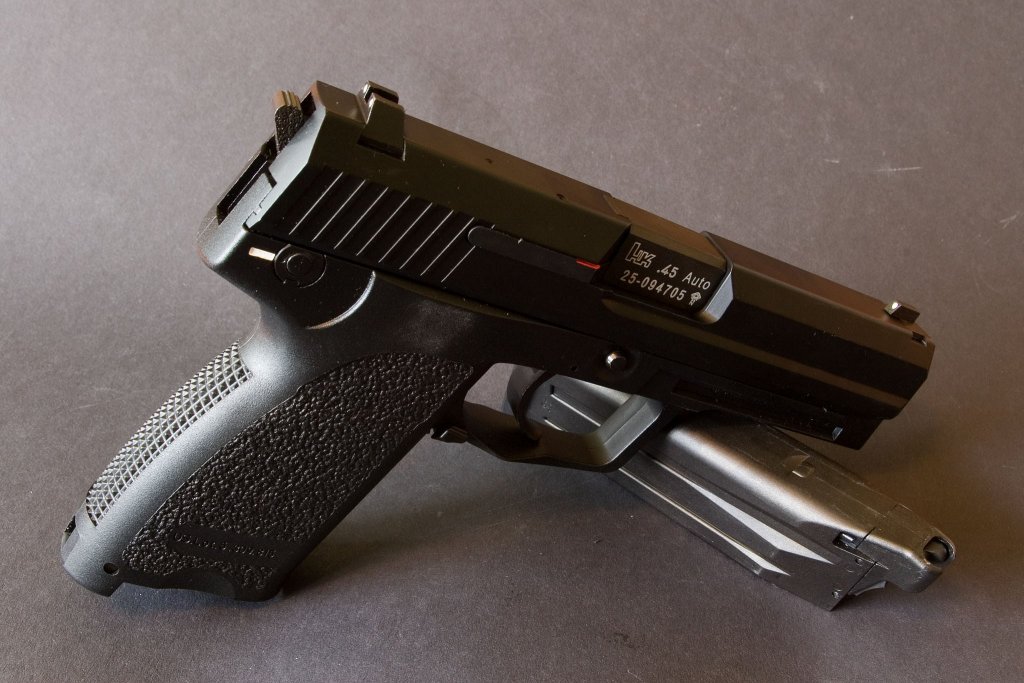 A good mid-sized sidearm, practically sized for skirmishing or target shooting