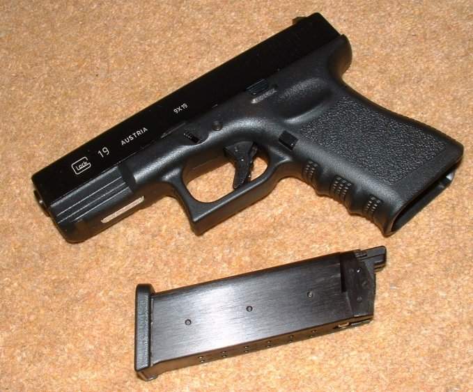Magazine will fit 26, but not bigger 17/18C. Holds 20 rounds