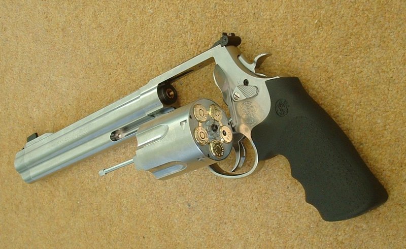 Tanaka's 500 is a great replica of the real S&W, except for weight.