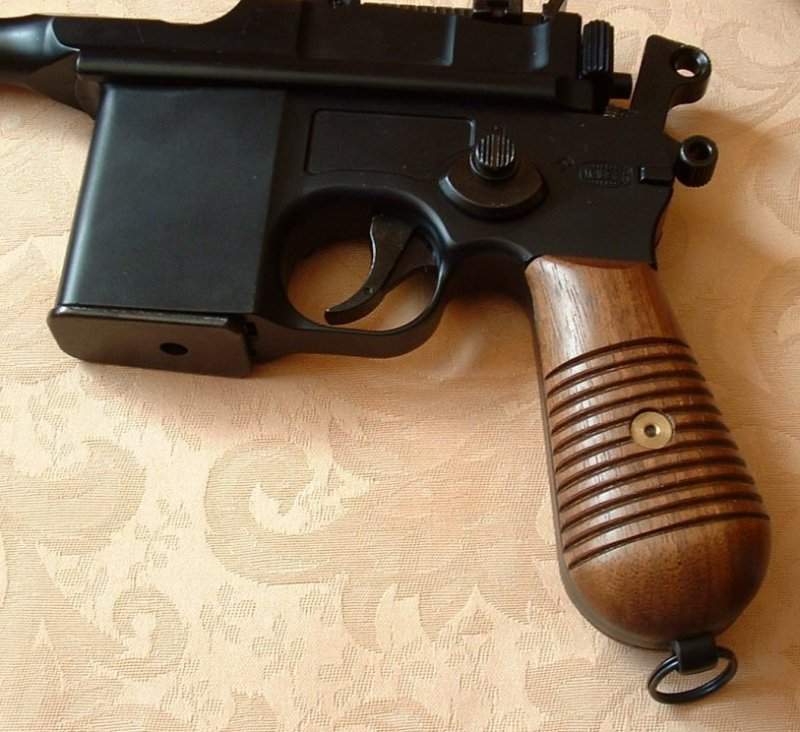 Lovely wood grips, make the M712.