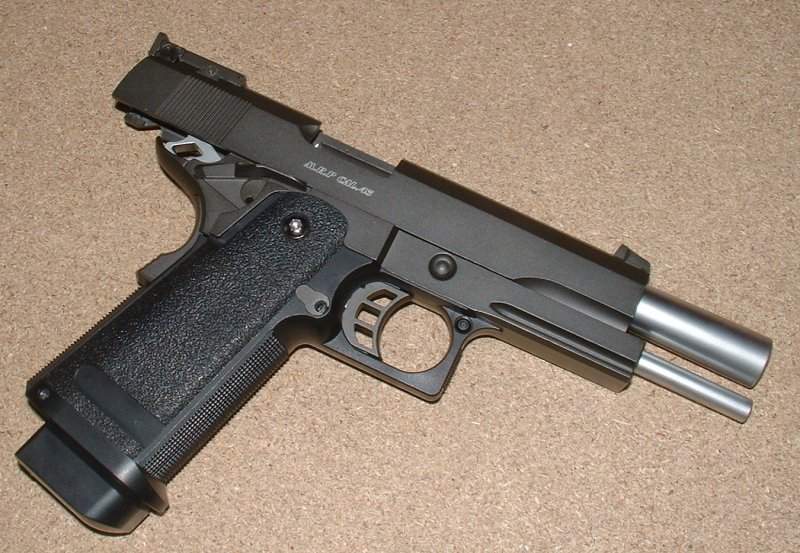 Clone of TM Hi-Capa, but all metal and features in-built rail.