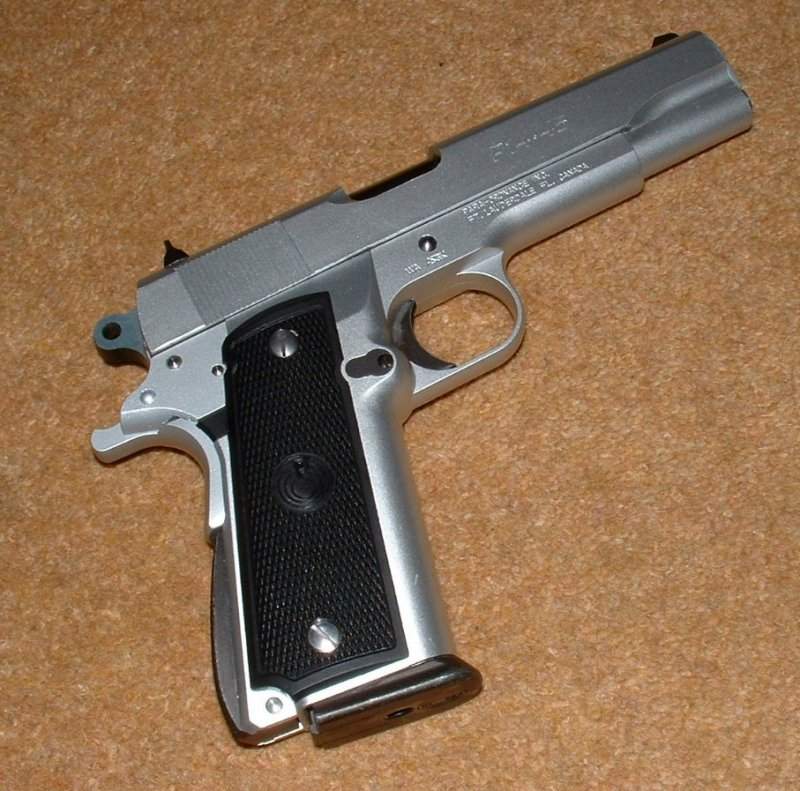 P14-45 is a classic 1911 style gun, with just the swollen grip to identify it as anything different.