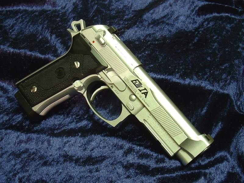 Great looking gun with good quality silver finish.