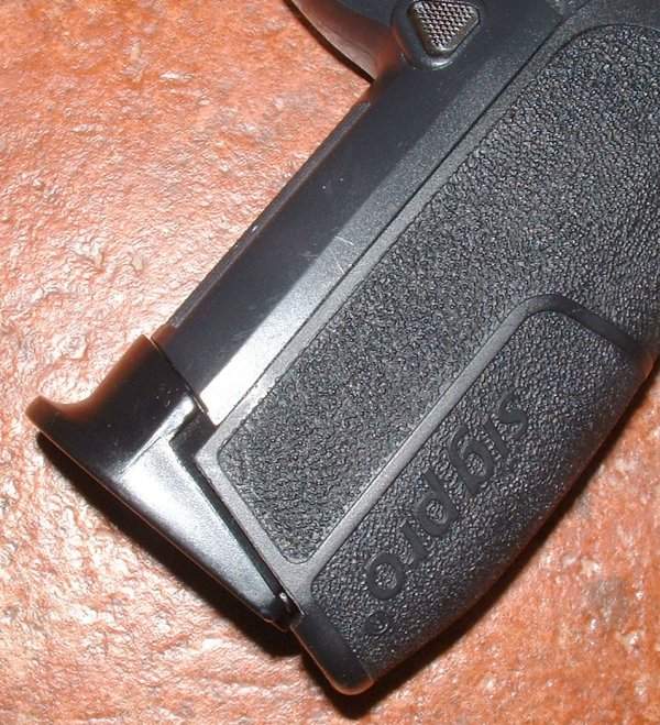 One piece grip and lip to magazine makes gun a pleasure to hold.