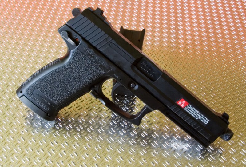 The Mk23 is a large gun, but the grip is ergonomic and surprisingly well suited to most hands