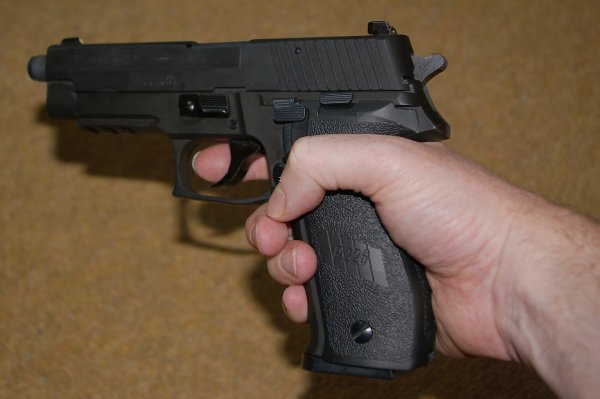 Mid-sized combat pistol is a comfortable gun for most, in airsoft or real-steel form, although placement of controls pose some difficulties for Lefties.