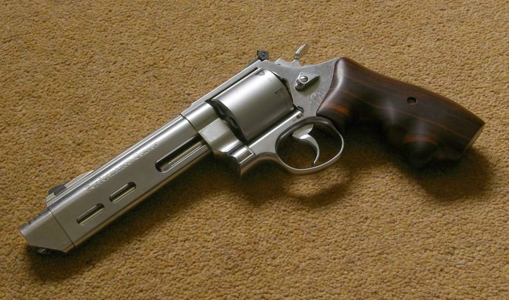 Another beautiful Tanaka revolver - Wood grip is not standard.