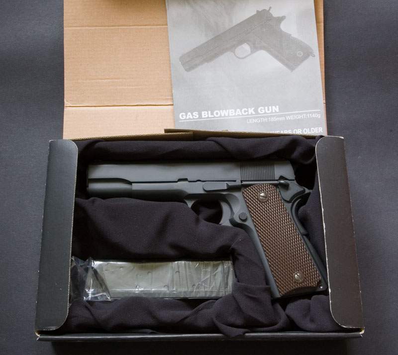 ...whilst the inside is a cut price TM 1911A1 one.