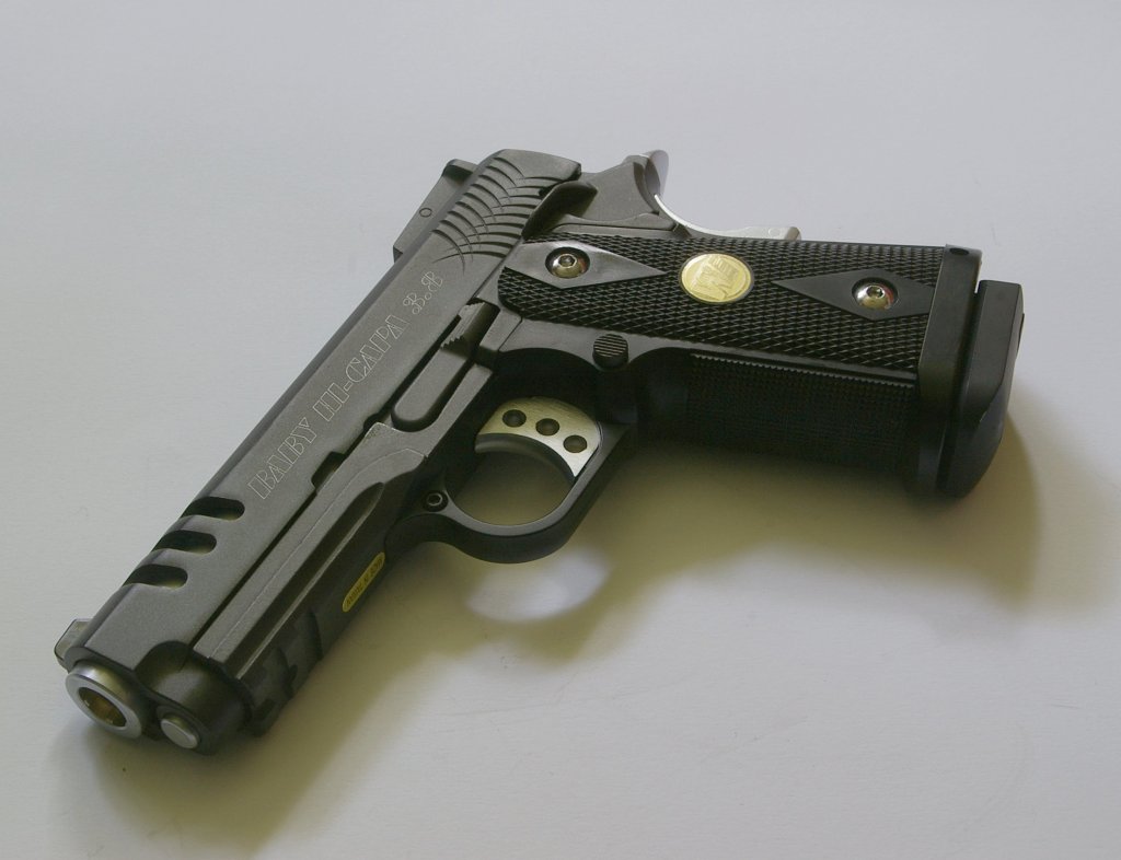 Stylish all-metal 2011 style gun from WE